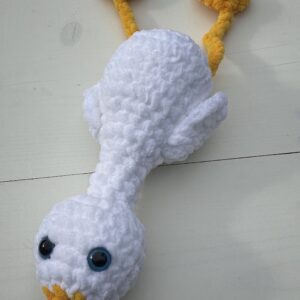 Amigurumi hani Helmi – valge pehme kaisuhani