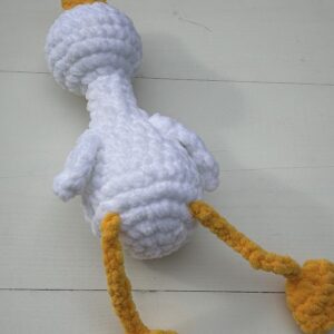 Amigurumi hani Helmi – valge pehme kaisuhani