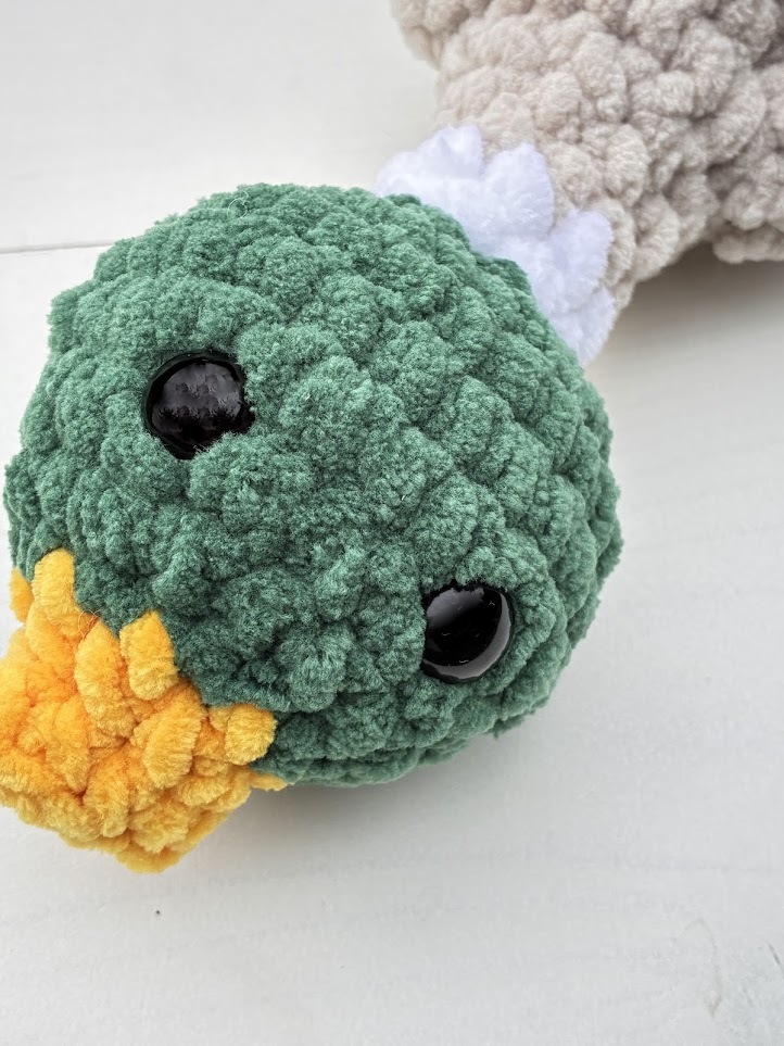 Amigurumi part Pärt – rohepäine pehme kaisupart